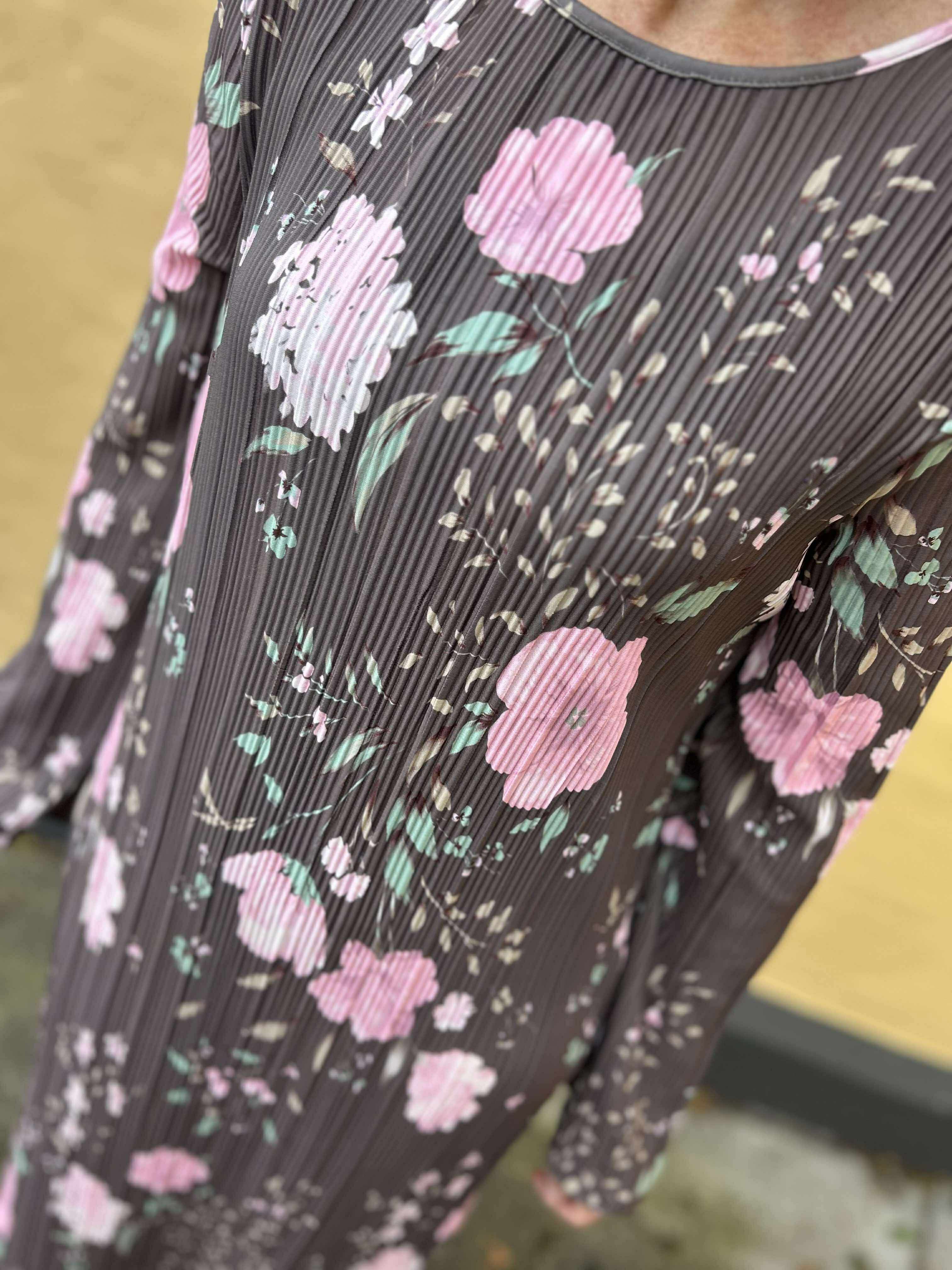 PCAMBER Midi Dress - Delicioso